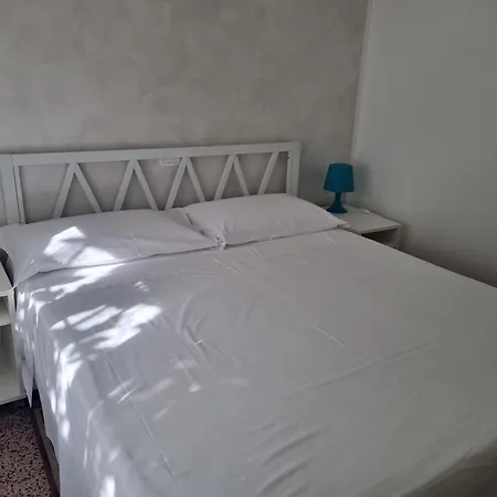 Anna לינה וארוחת בוקר 3*