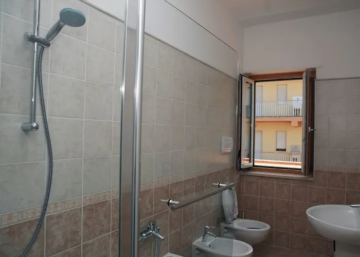 Anna לינה וארוחת בוקר 3*