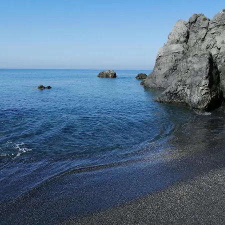 Anna Praia a Mare